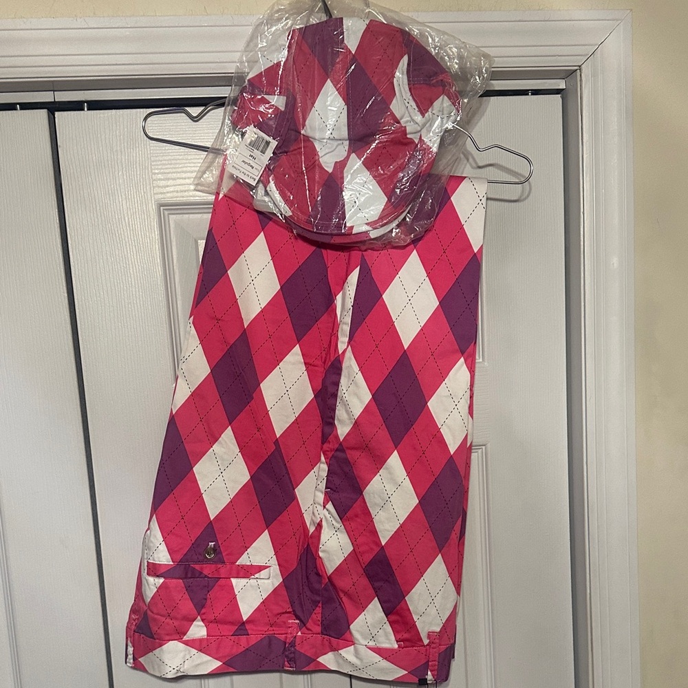 Stylish Argyle Golf Pants & Hat 42W x 34L